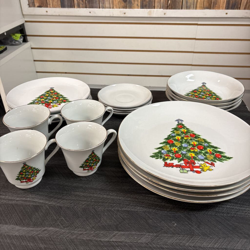 Jamestown China Christmas Set, No Shipping