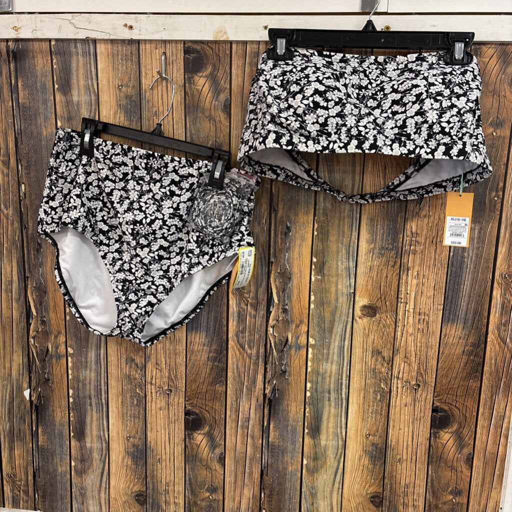 Black and White Floral 2 Piece, NWT Women's XL