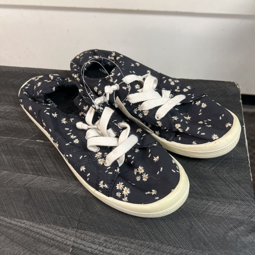 Maurices Daisy Shoes, NWT, Womens 11
