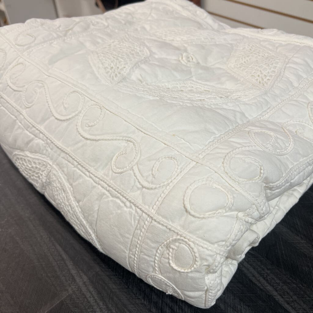 White Bed Spread Full Size