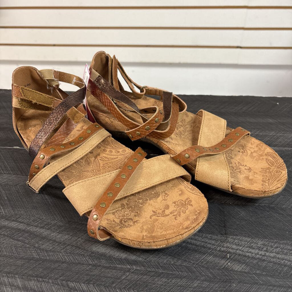 Bearpaw Tan Sandals, Womens 9