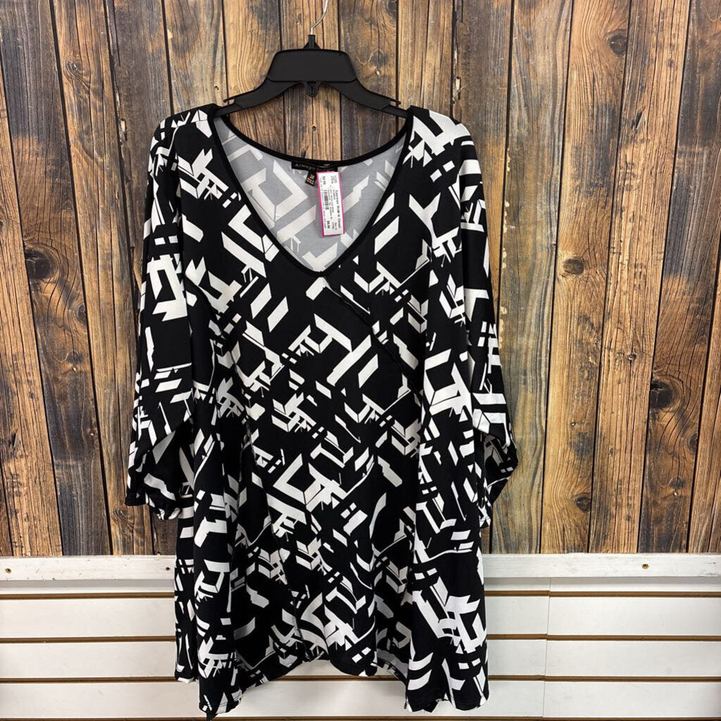 NWT Black and White Geometric Top, Womens 3X