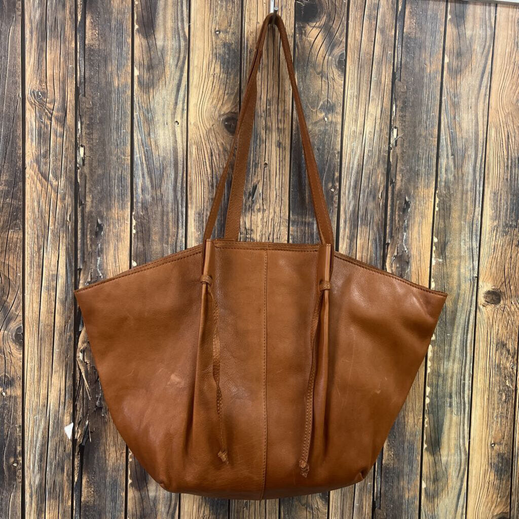 NWT Vilenca Holland Leather Tote Bag - 18x14