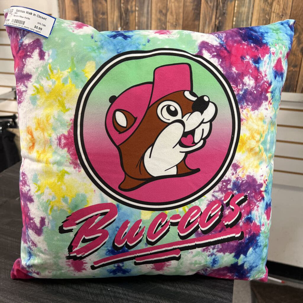 Buc-ee's Pillow 17x17in