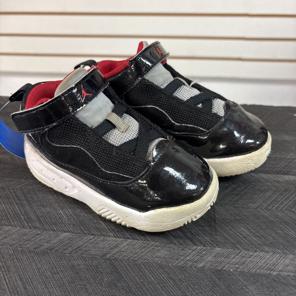 Nike Jordans, Boy's 8c