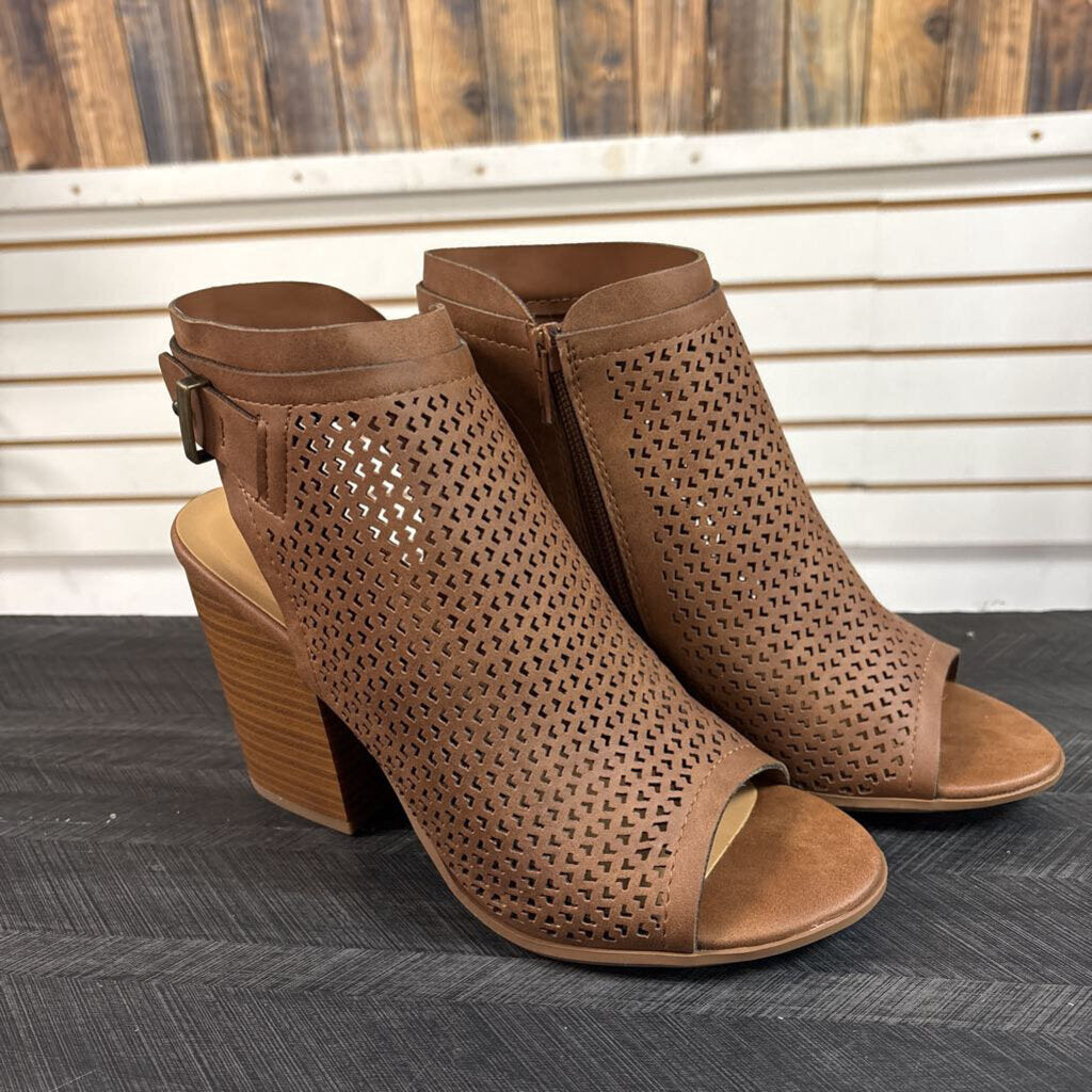 NWT Soda Wedge Heels, Womens 7