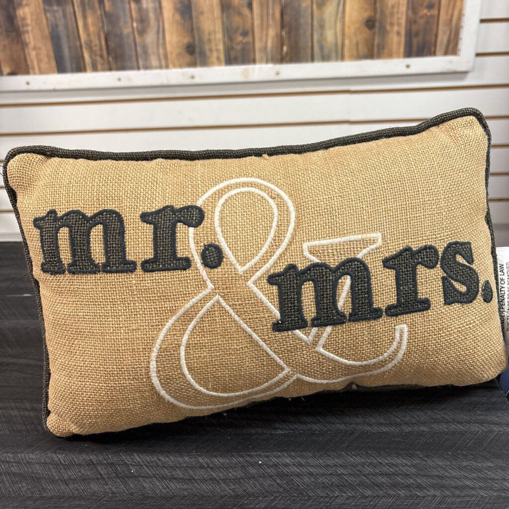 Mr. & Mrs. Pillow - 14x9