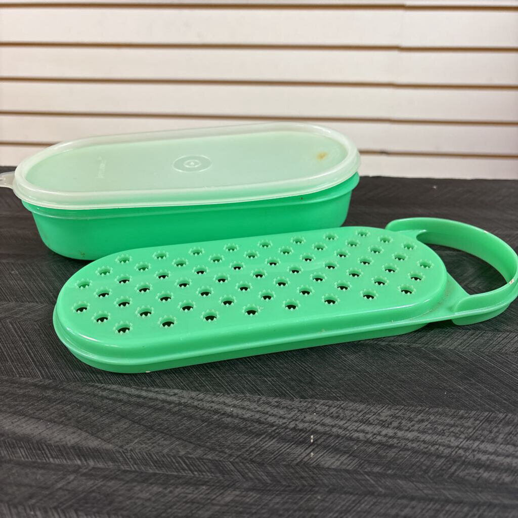 Tupperware Vintage Handy Grater Set