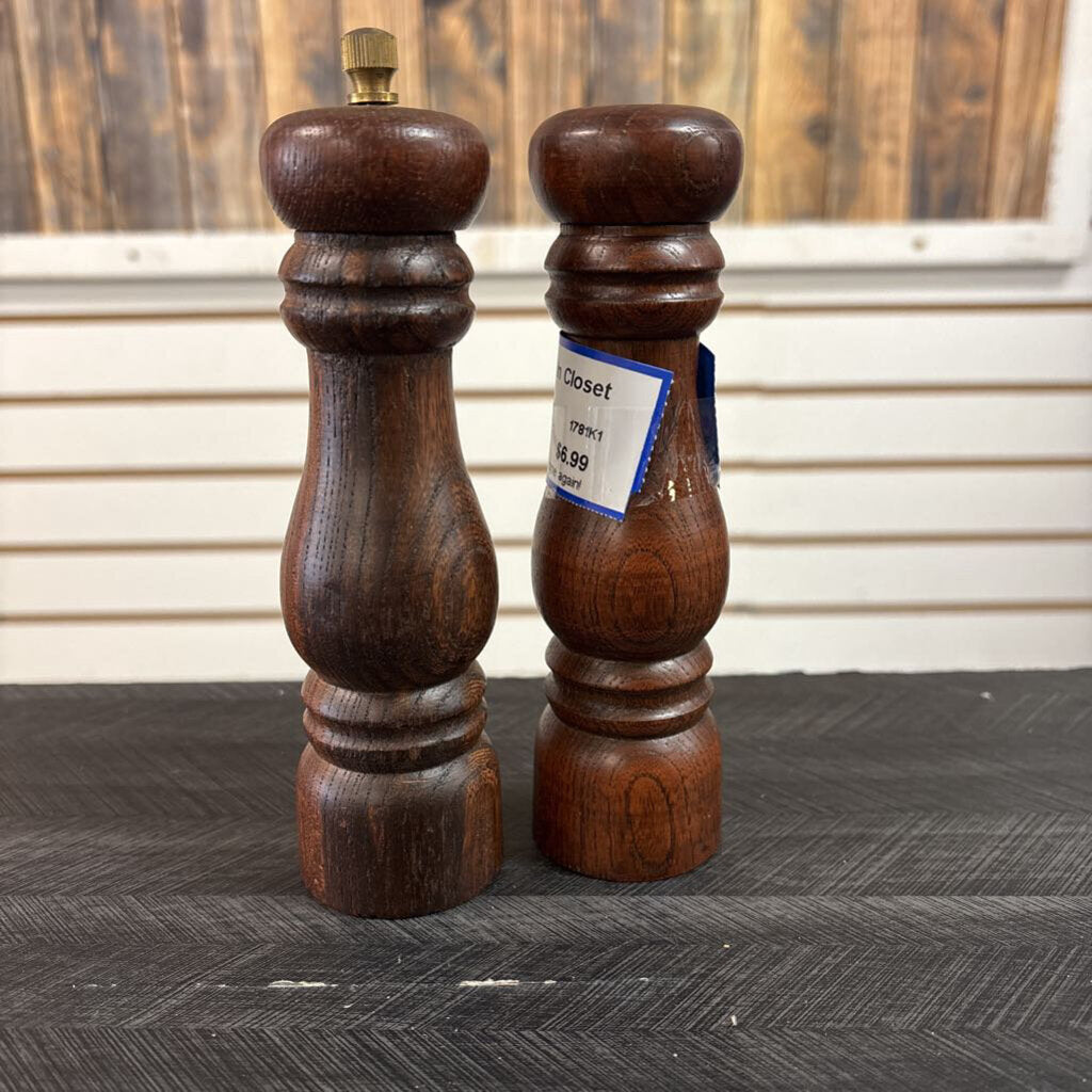 Wooden Salt and Pepper Grinder Set, 6in
