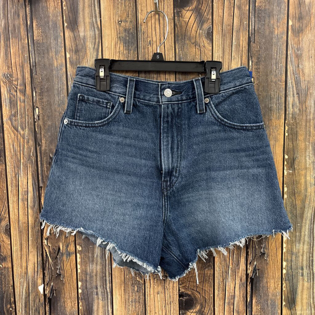Levi's High Waisted Mom Shorts, Women's 26