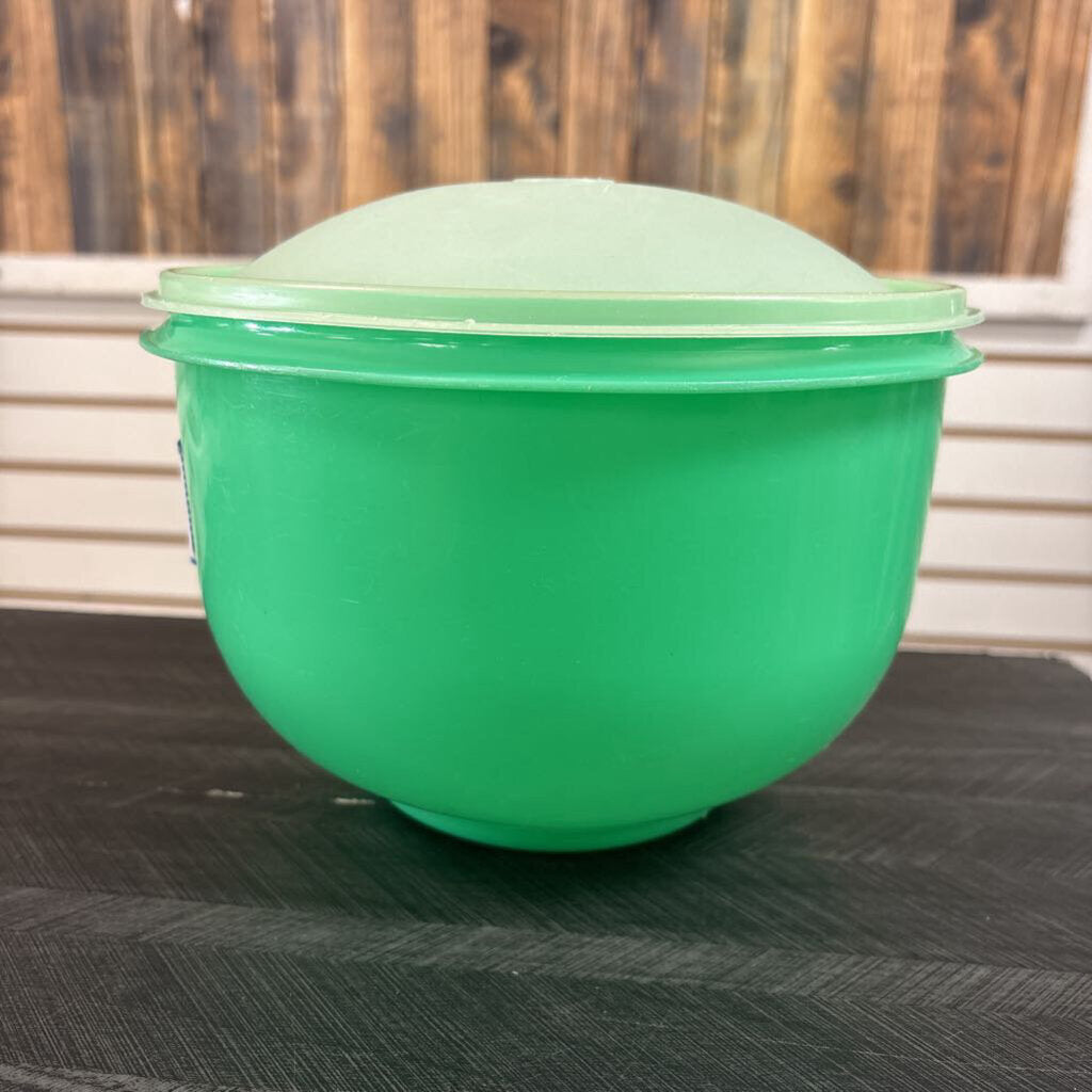 Tupperware Green Circle Bowl - 6x9