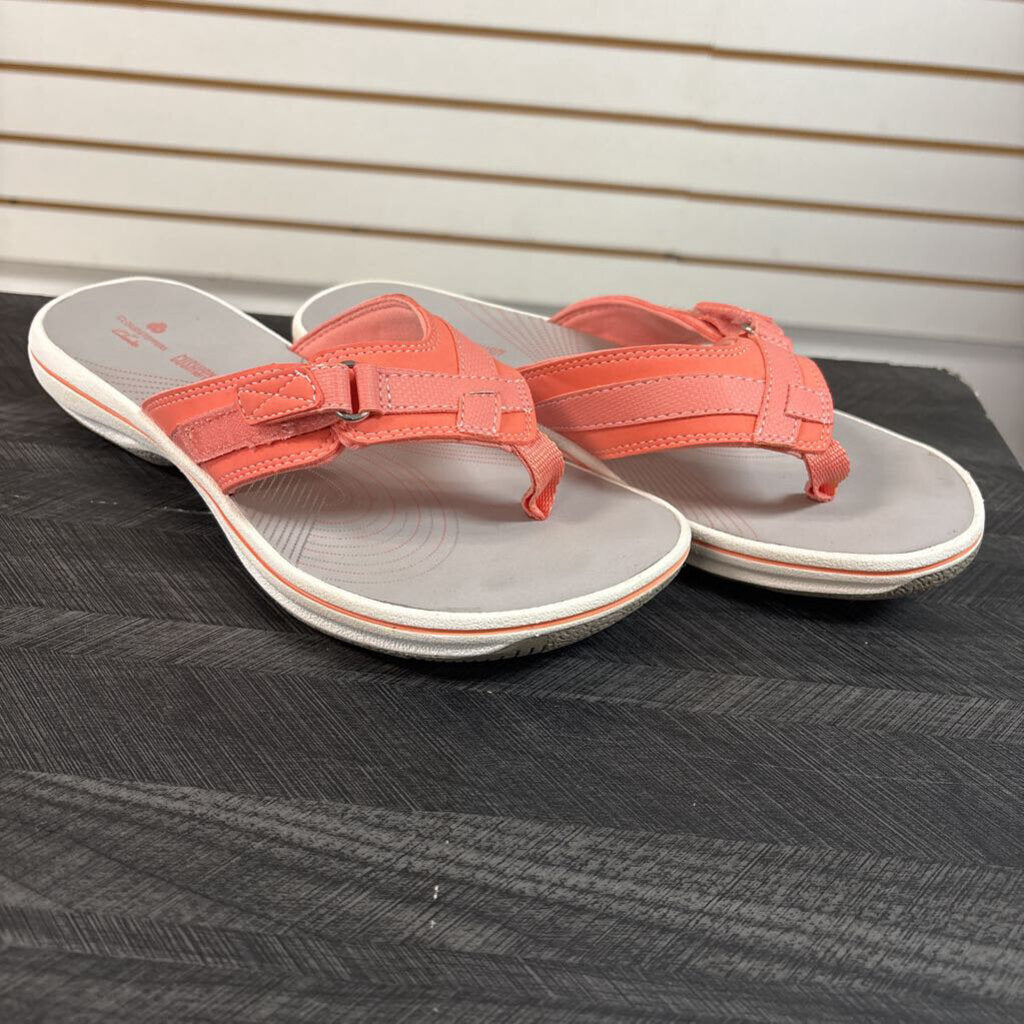 Clarks Cloudsteppers Coral Sandals, Womens 6
