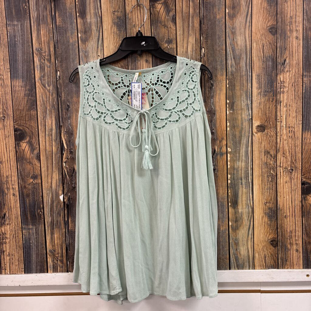 NWT Sage Eyelet Tank, Womens M (Runs Big)