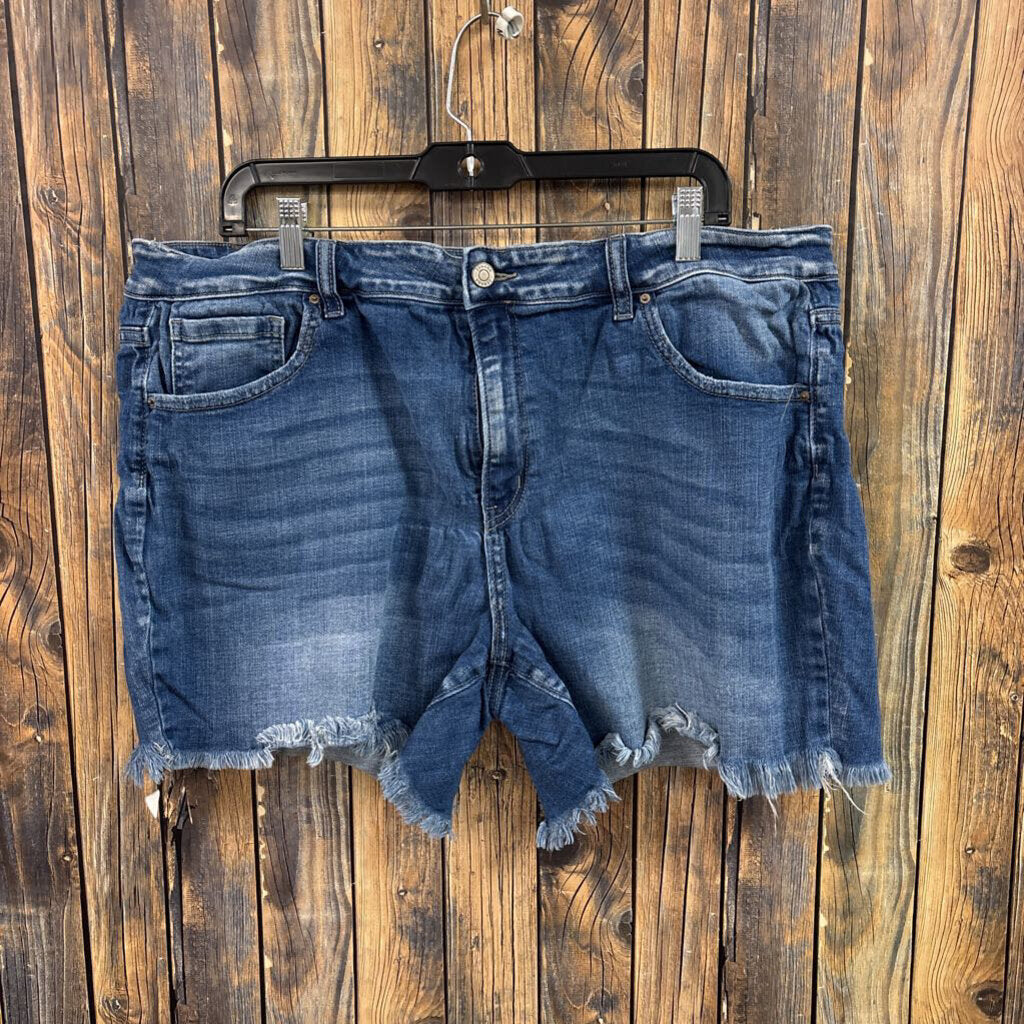 Zenana Raw Hem Shorts, Womens 2X