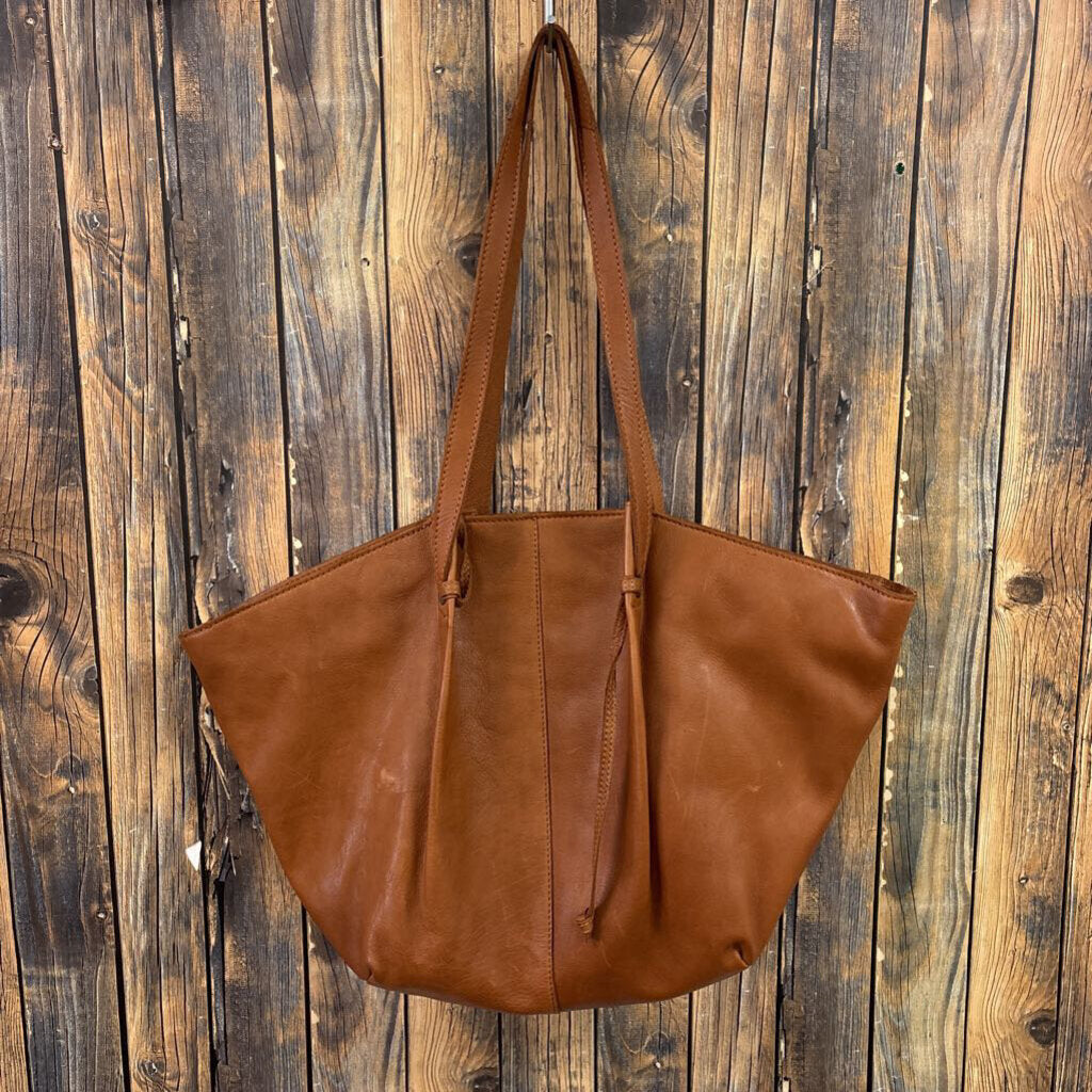 NWT Vilenca Holland Leather Tote Bag - 18x14