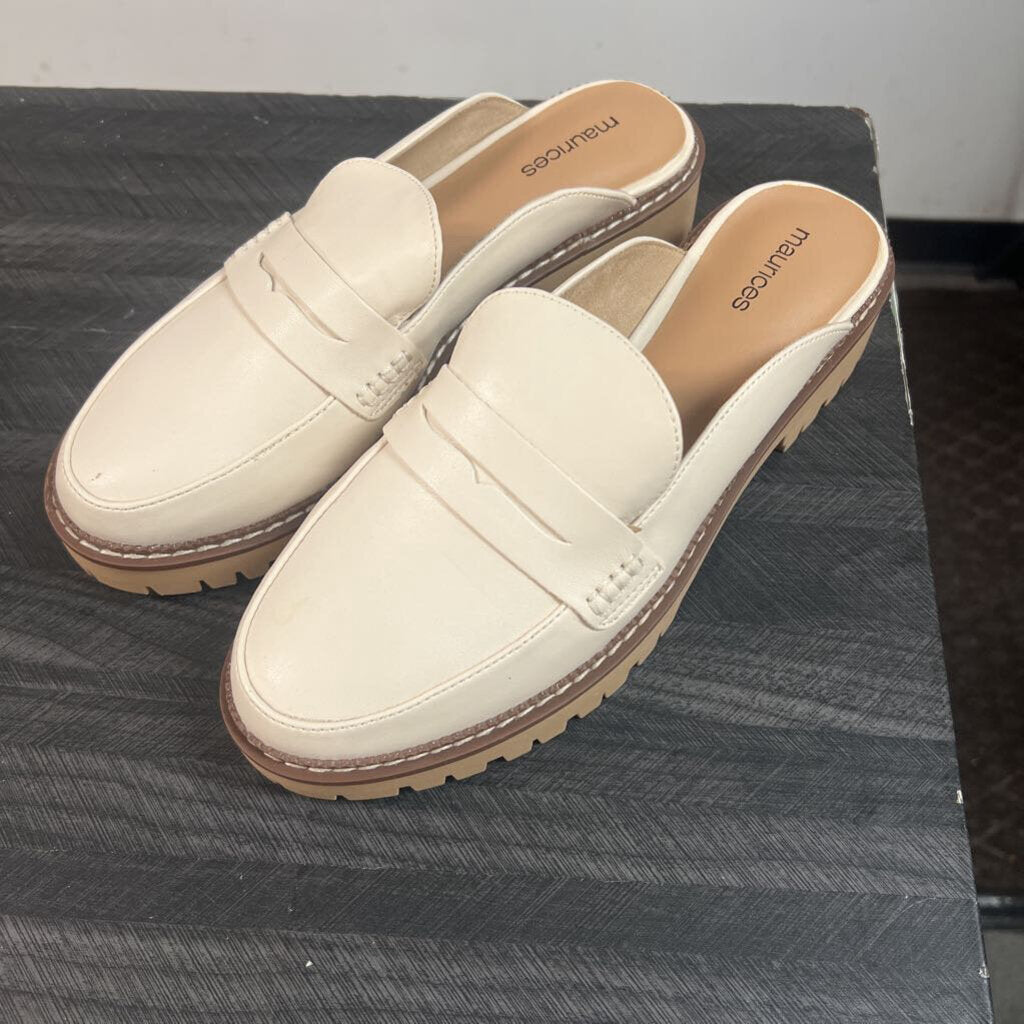 Maurices Cream Loafers, Womens 9