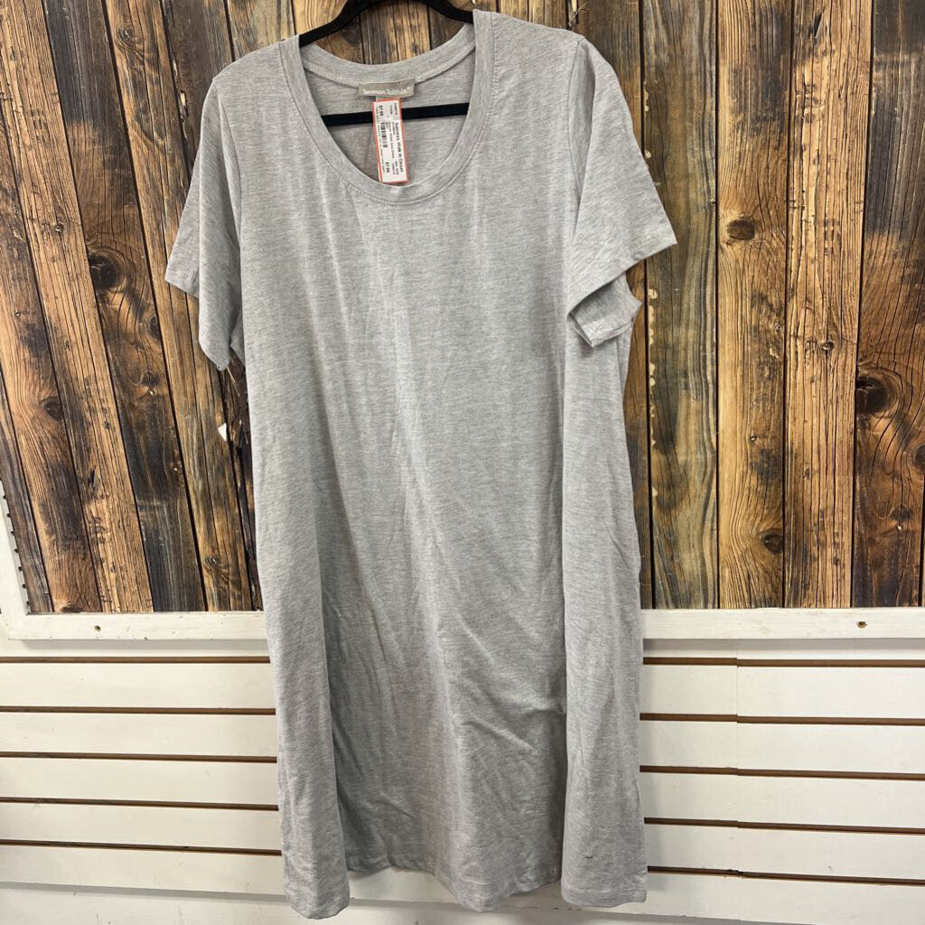 Woman Within Grey Dress, 18/20