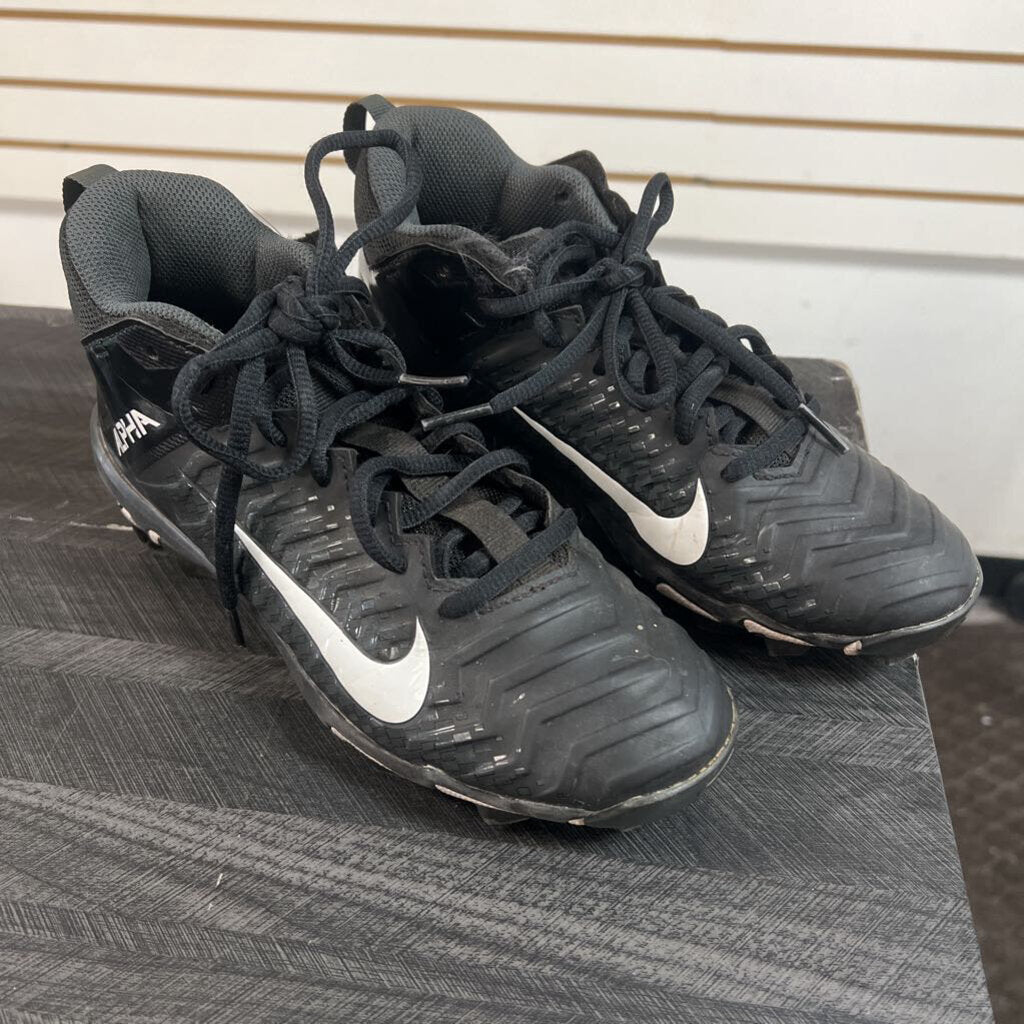 Nike Black Cleats, Boys 4Y