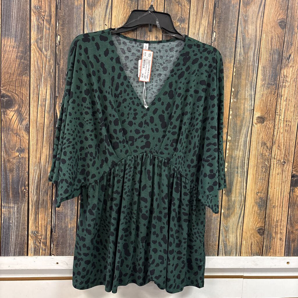 NWT Green Animal Print Top, Womens M