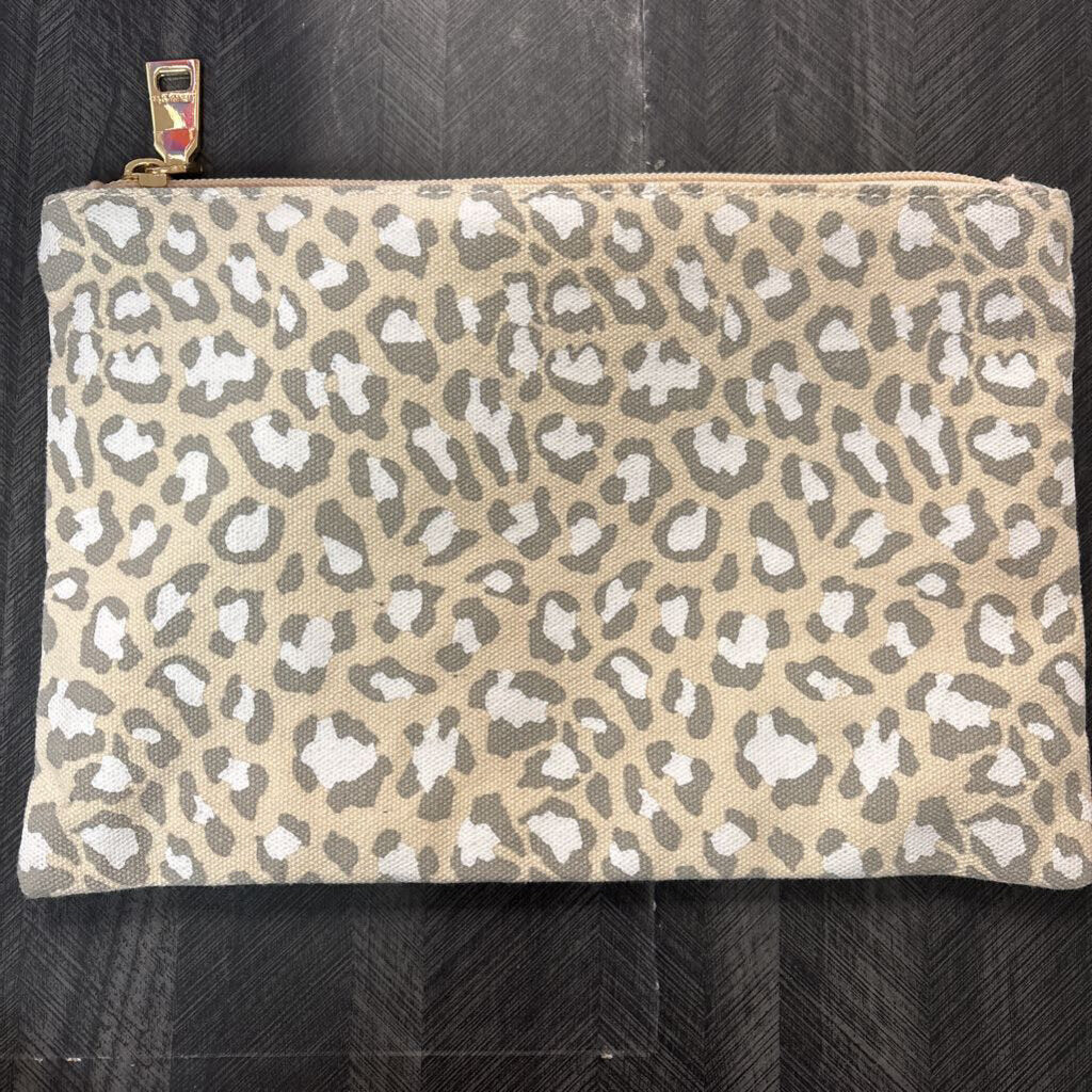 Jen & Co Animal Print Pouch - 9x6