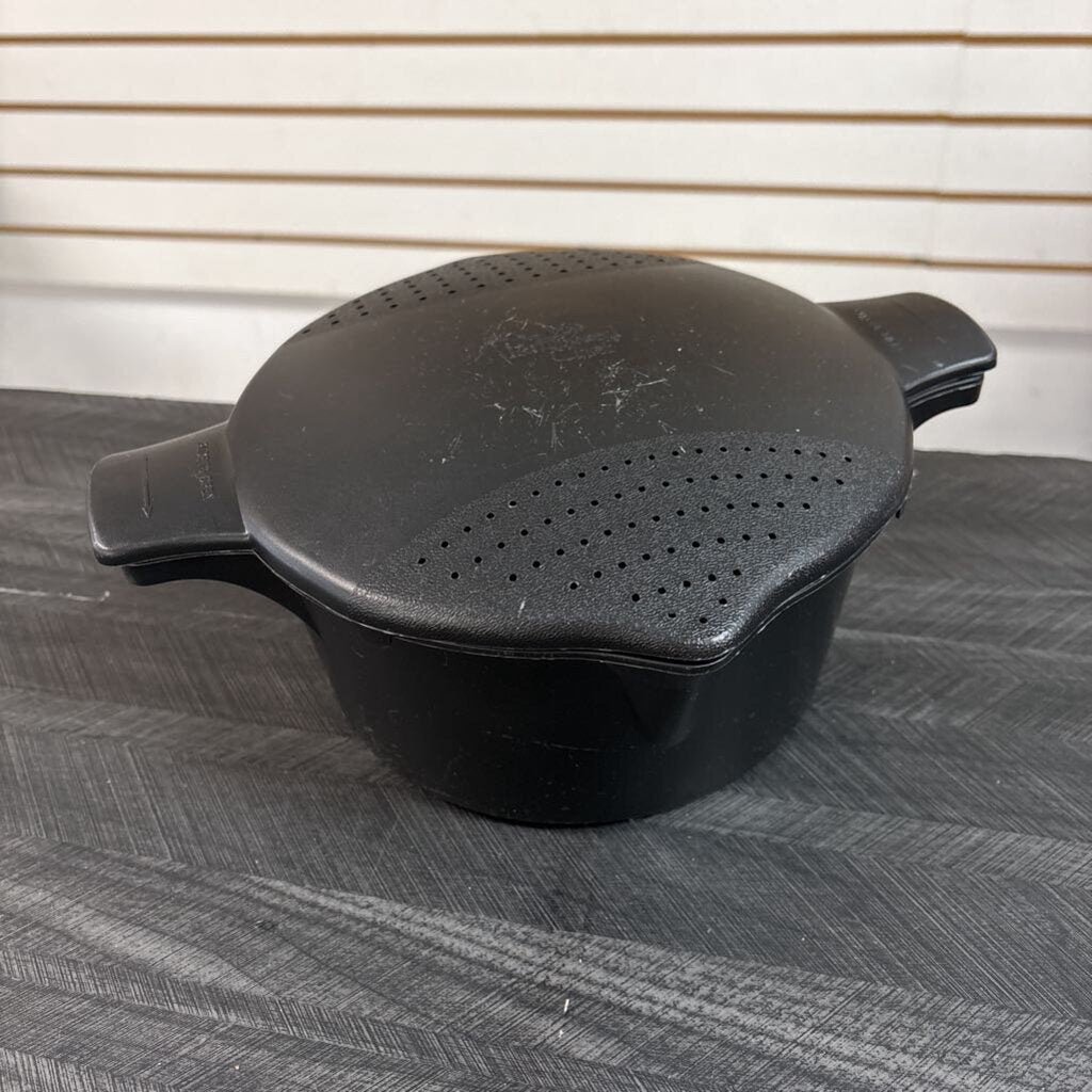 Pampered Chef Veggie Steamer - NO SHIP - 9x4 IN