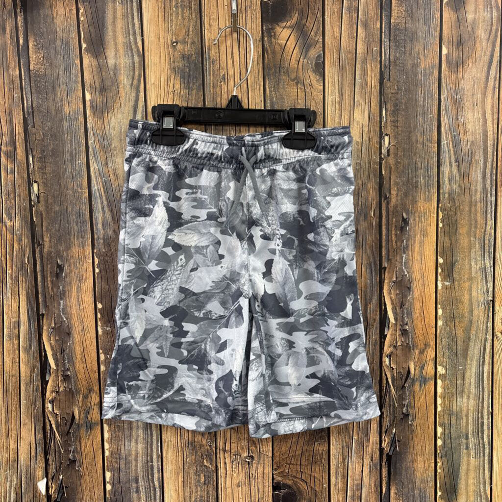New Childrens Place Grey Camo Shorts, Boys 5/6