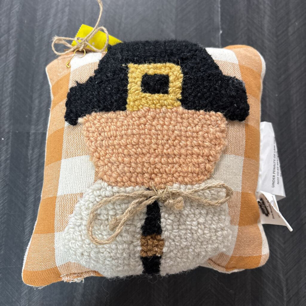 NWT Mudpie Pilgrim Pillow - 7 IN