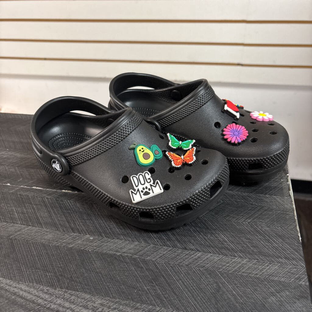 Black Crocs, Youth 2