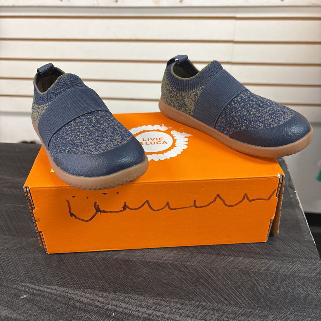 New in Box Livie & Luca Navy Ombre Shoes, Girls 10