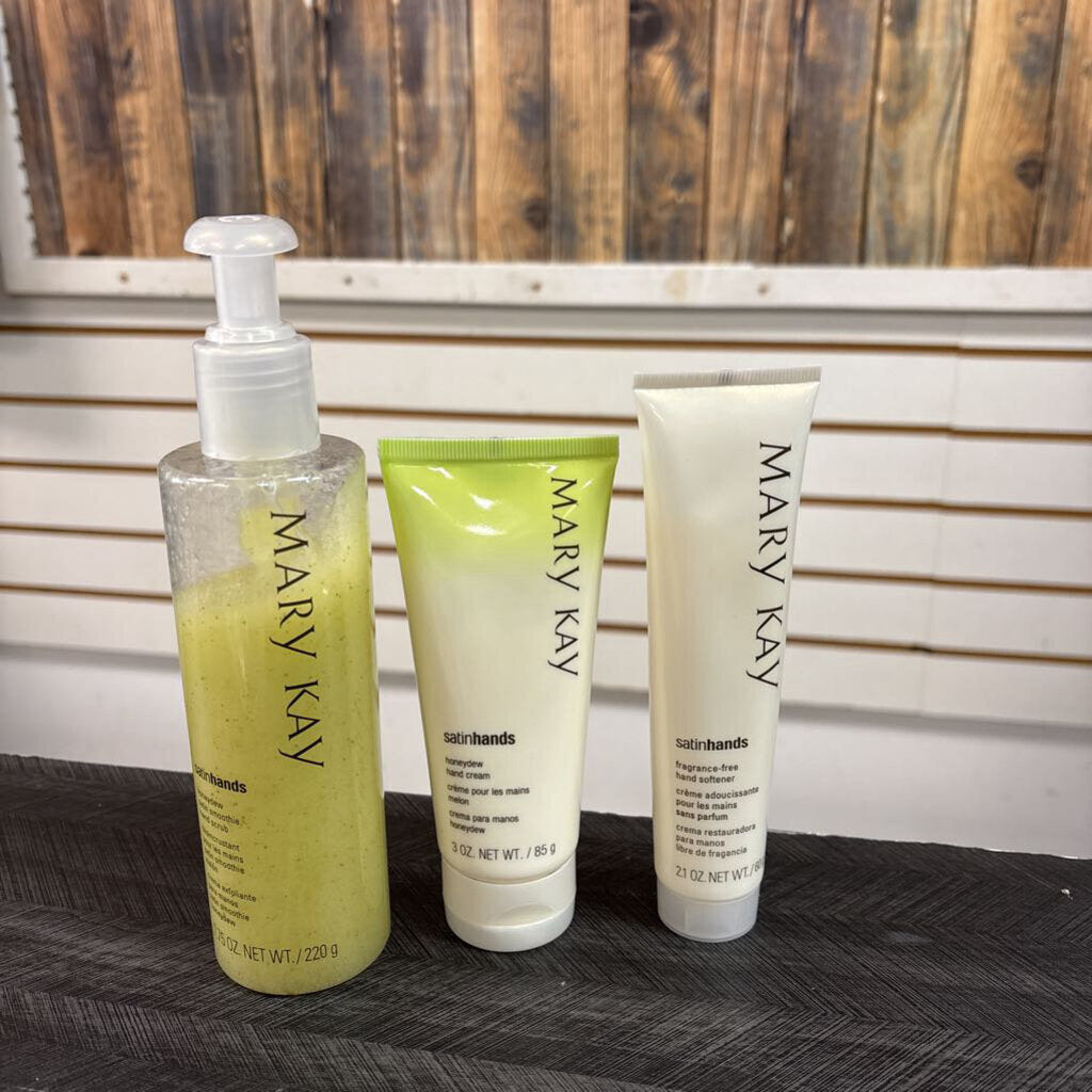 Mary Kay Satin Hands Honey Dew 3PC Set