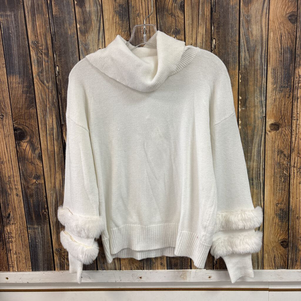NWT White Fuzzy Sweater, Women's S