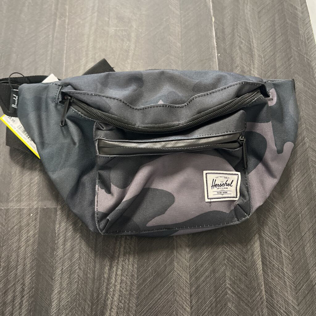 NWT Herschel Camo Fanny Pack
