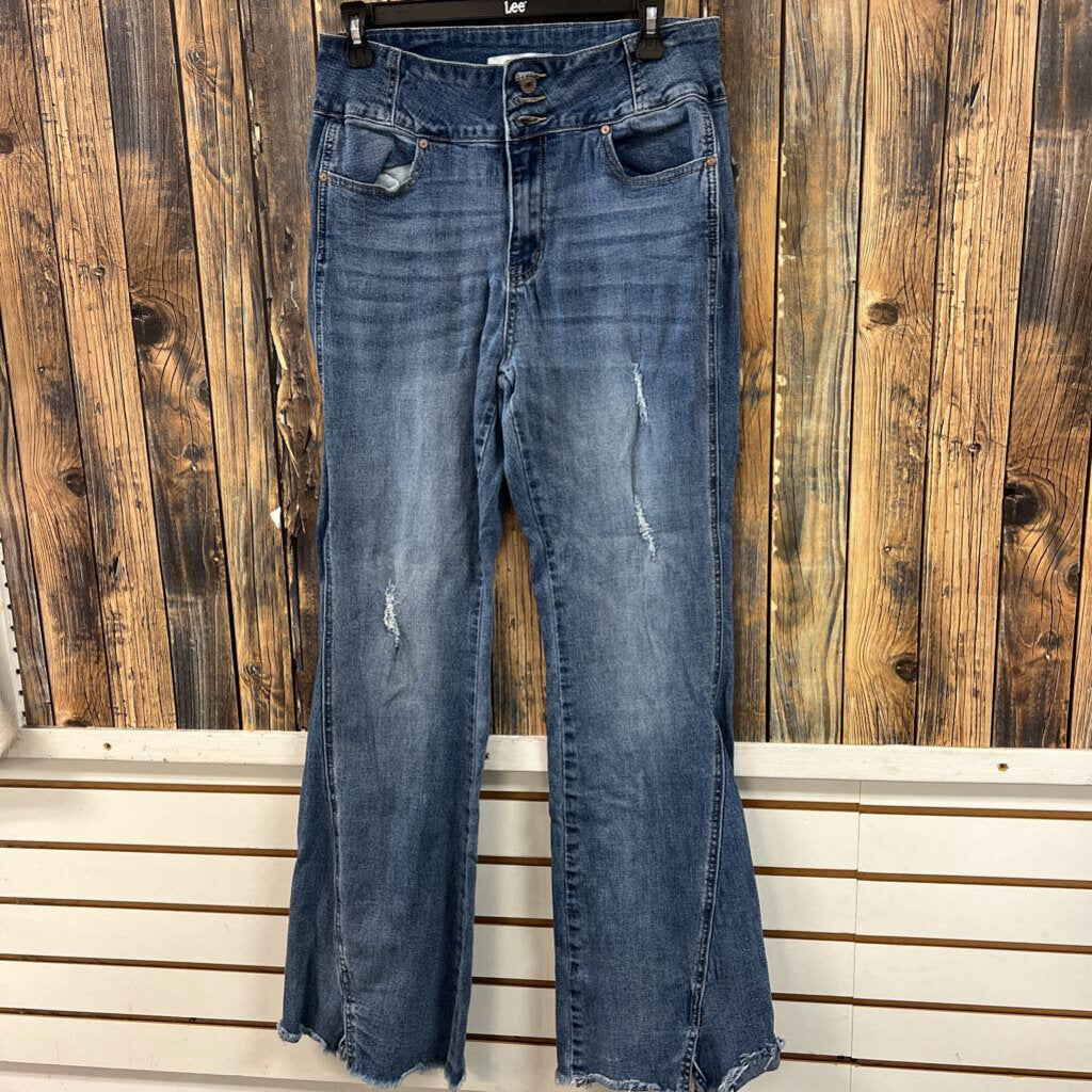 KanCan Flared Jeans, Womens 11