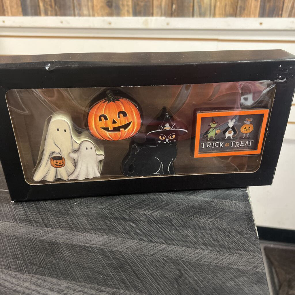 Halloween 4pc Set, New