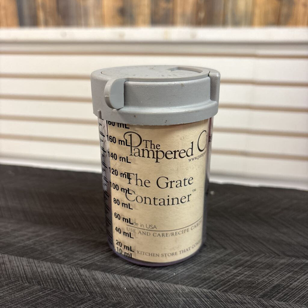 Pampered Chef The Grate Container (1)