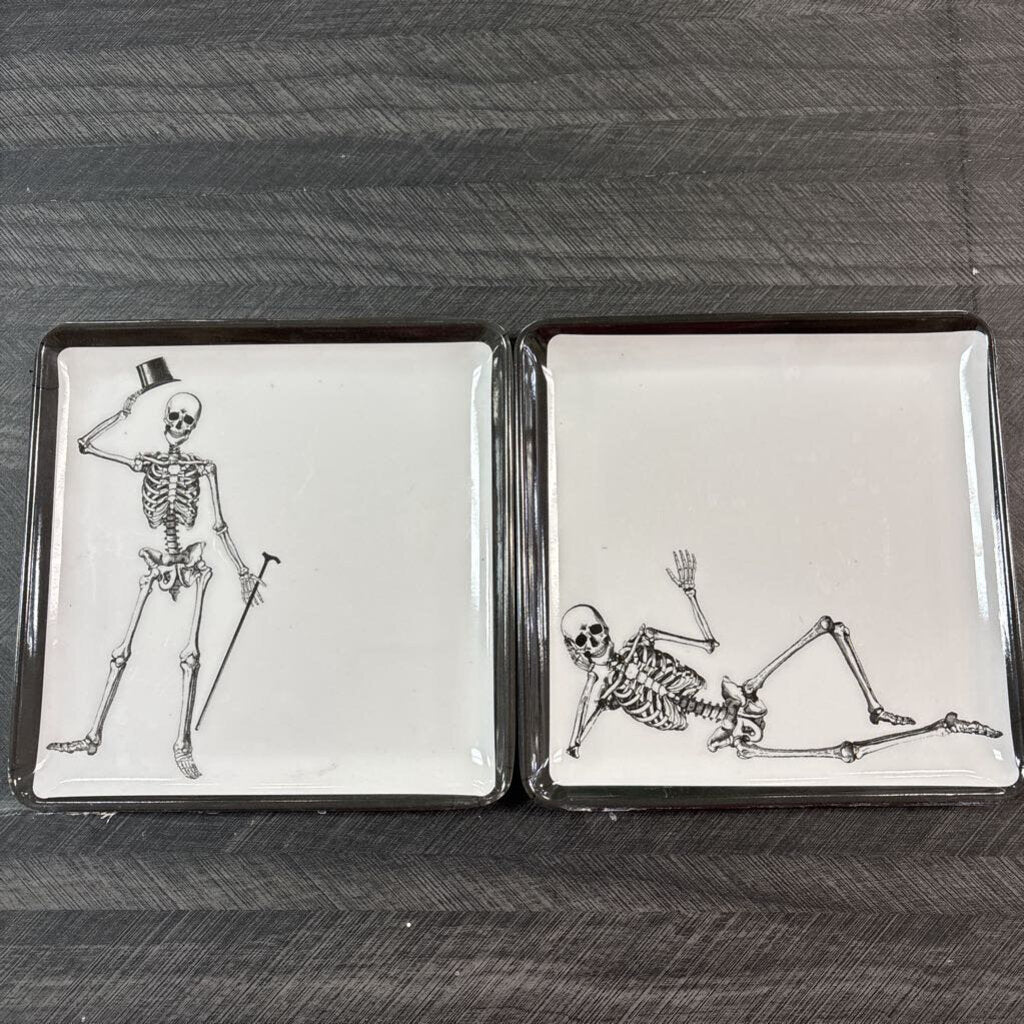 2 PC Plastic Skeleton Trays