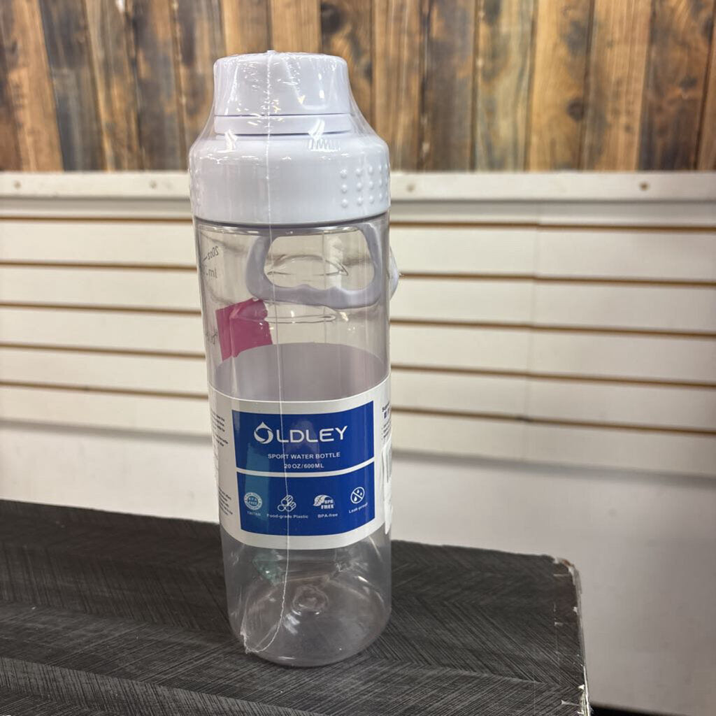 NWT Oldley 20 OZ Water Bottle