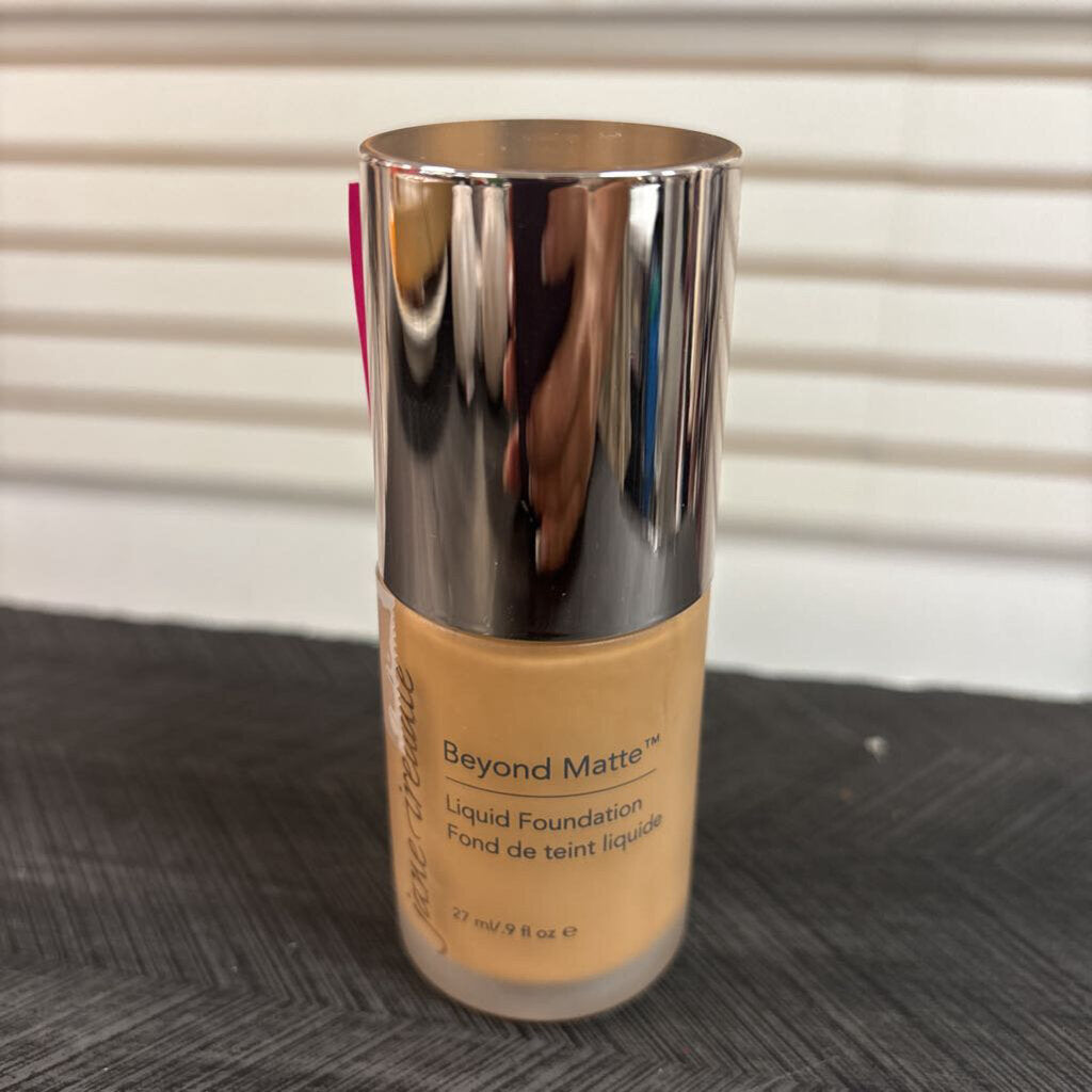 Jane Iredale Beyond Matte Liquid Foundation (Shade M7) (1)