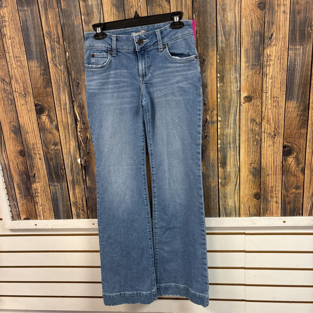 Wrangler Light Wash Jeans, Womens 25x34