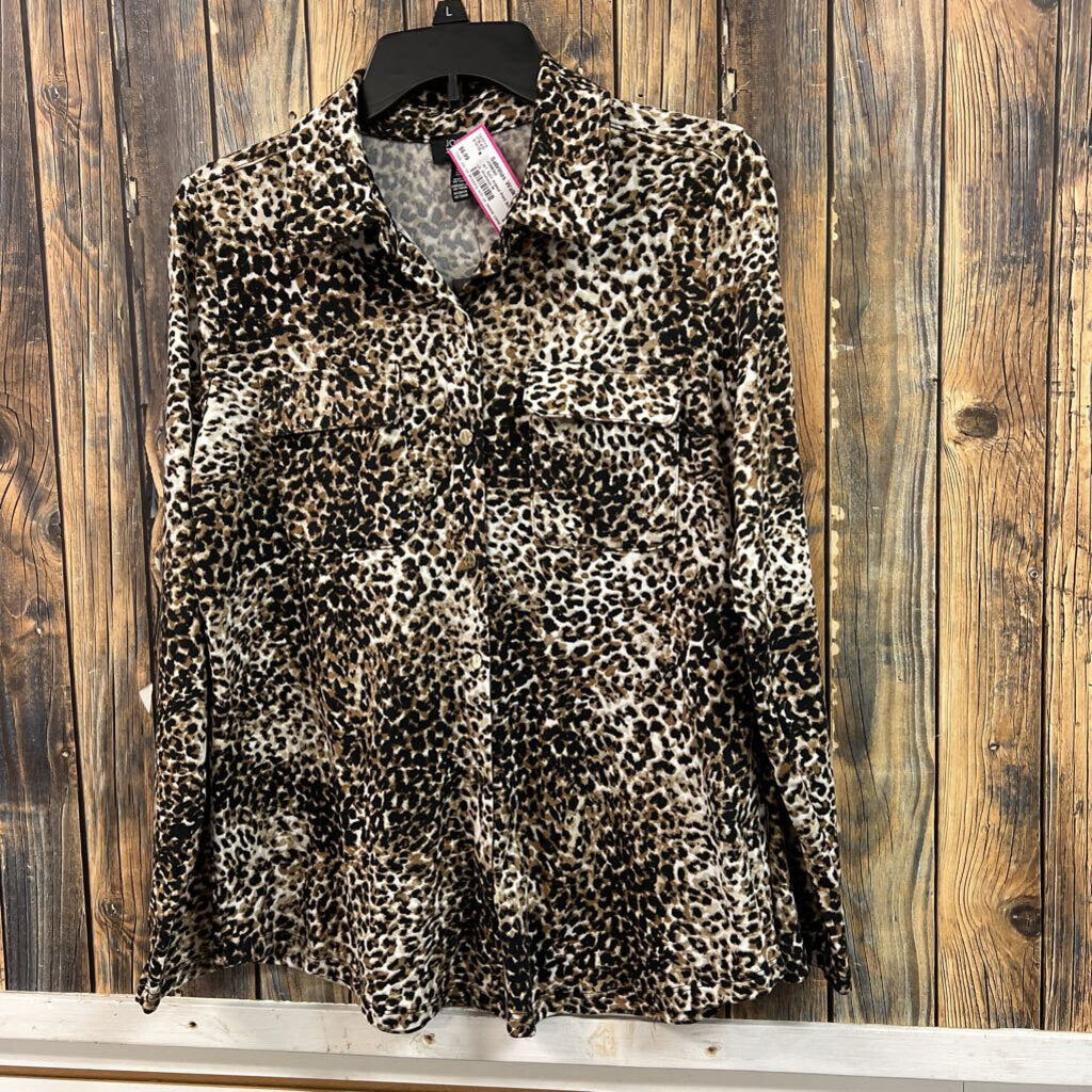 NWT Soft Animal Print Button Up, Womens M