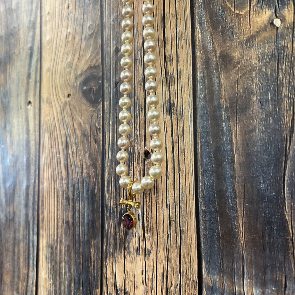 Necklace w/ Pendant