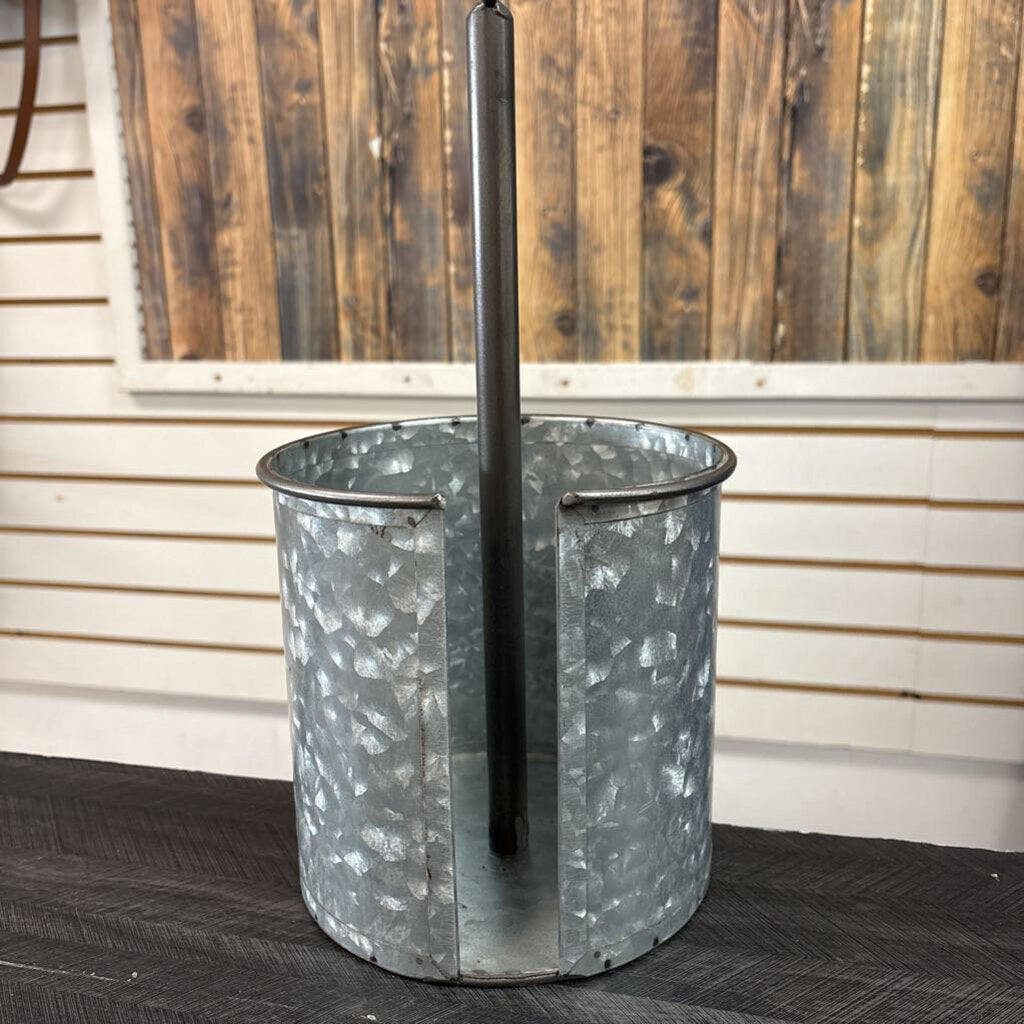 Metal Paper Towel Holder