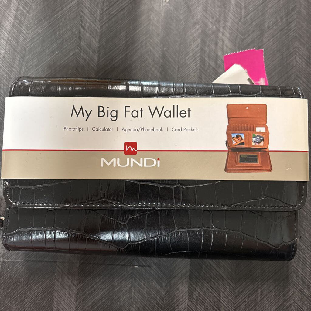NWT Mundi My Big Fat Wallet