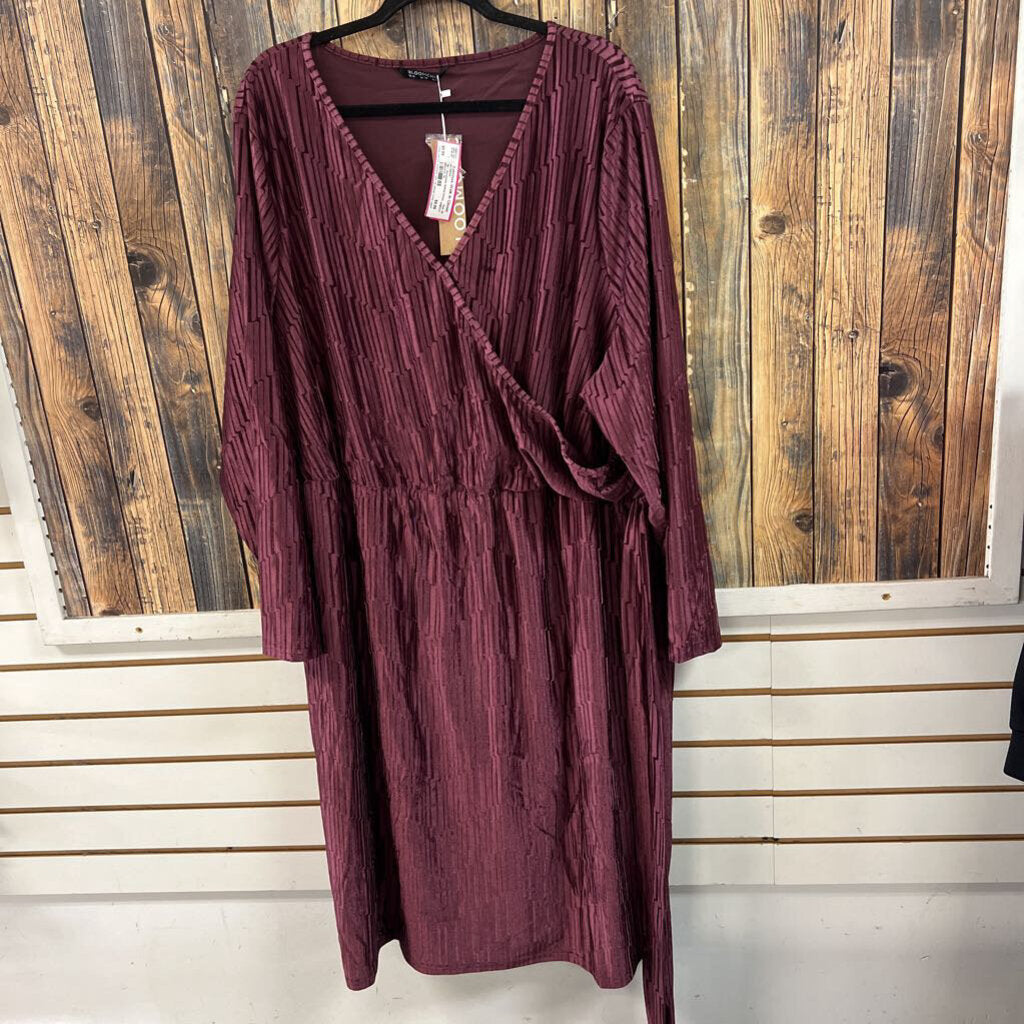 NWT Bloomchic Belted Dress, Womens 26