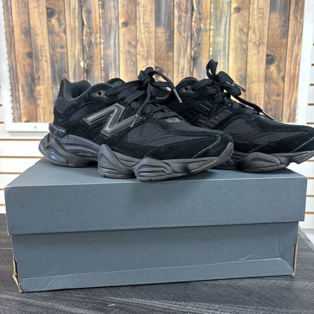 NIB New Balance Black 9060 Shoes, Women's 10