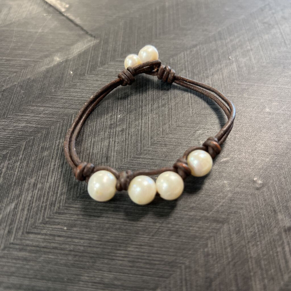 Pearl Bracelet on Brown Leather Cord