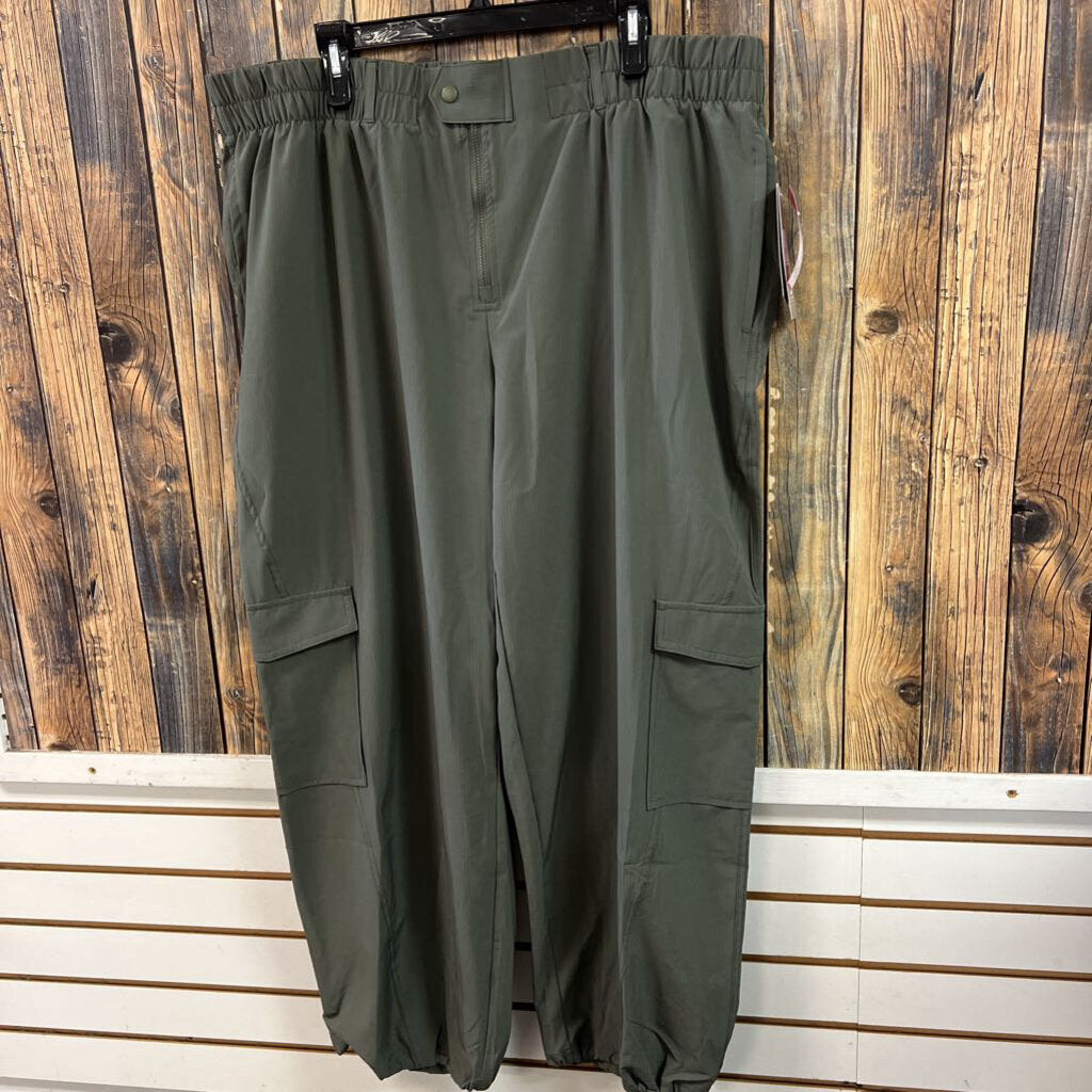 NWT Green Joggers, Womens 20
