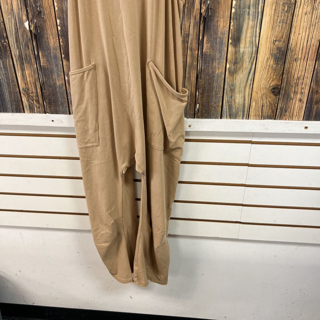 Tan Pocketed Jumper, Womens M