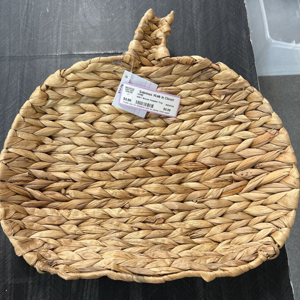 NWT Woven Pumpkin Tray