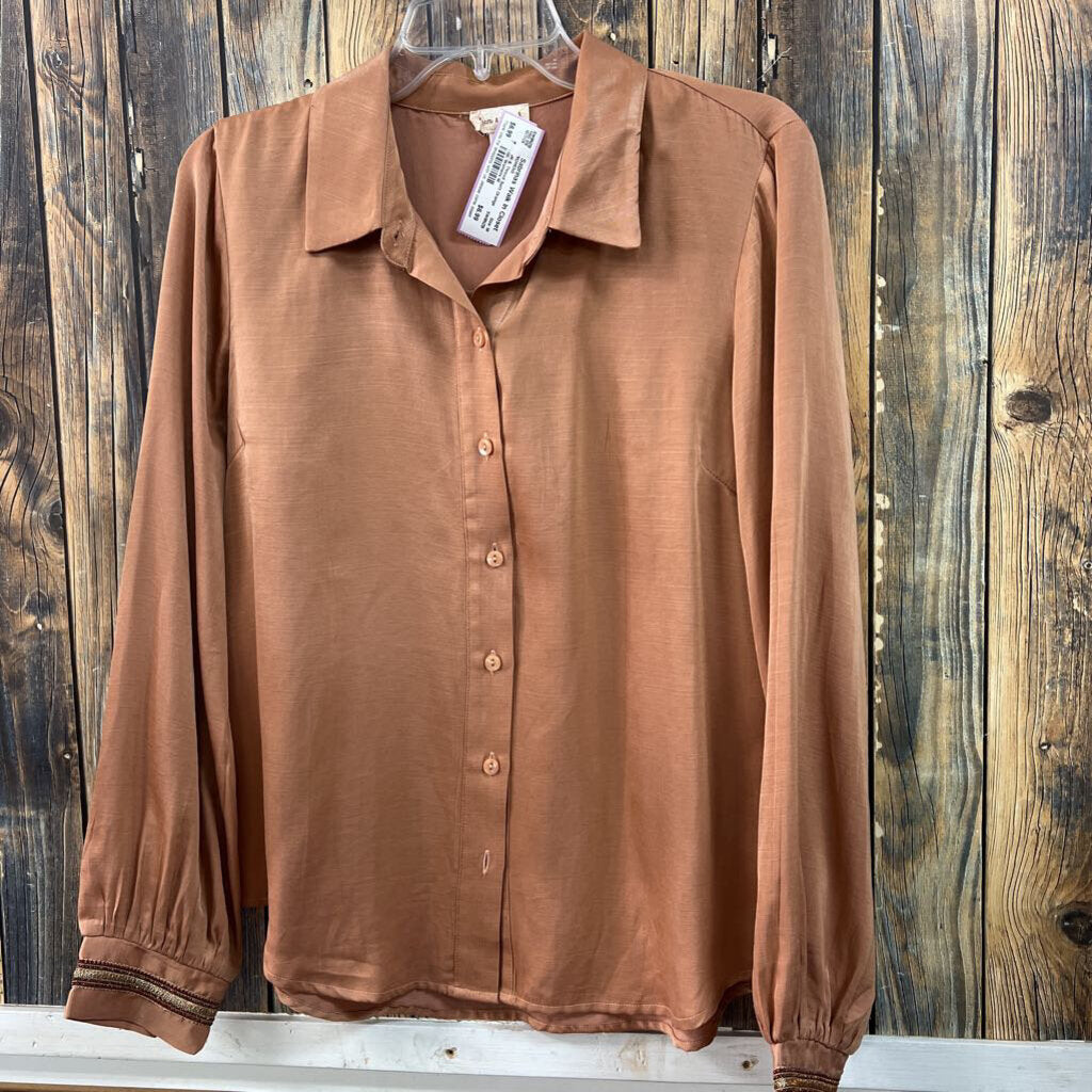 Hem & Thread Soft Orange Top, Womens M